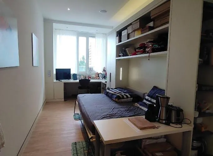 Sharing Studio Apartment With Me
